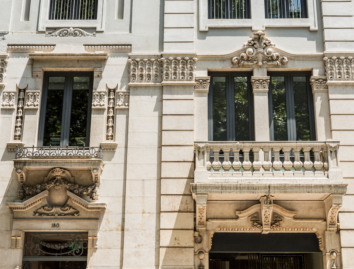 Avenida da Liberdade building front.jpeg